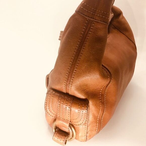 Vintage Banana Republic 100% Leather Handbag. - Picture 4 of 6